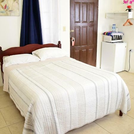 مدينة بليز Bella Sombra Guest House Downtown المظهر الخارجي الصورة